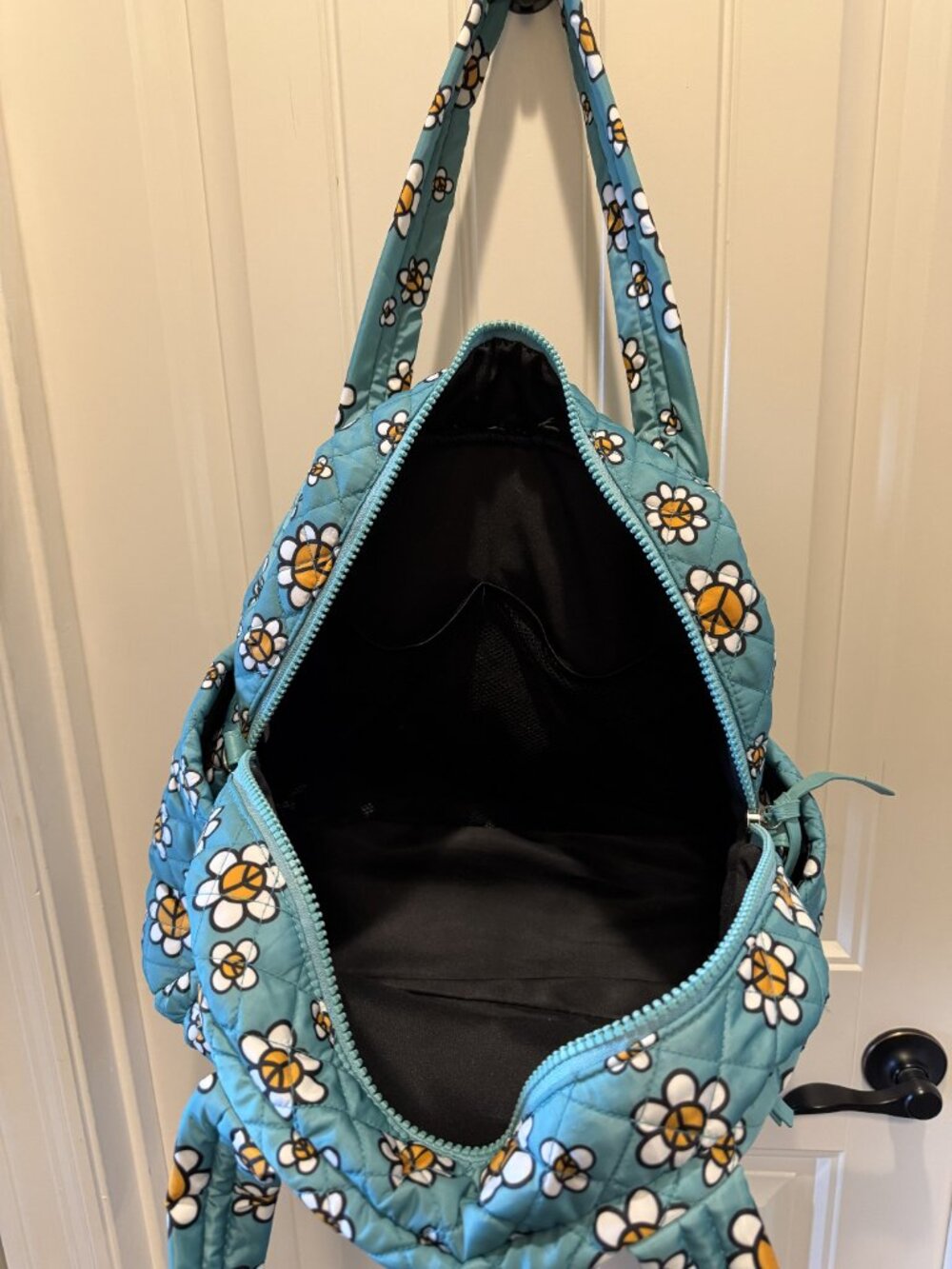 Daisy peace sign quilted duffel bag - excellent used condition - Picture 2 of 3